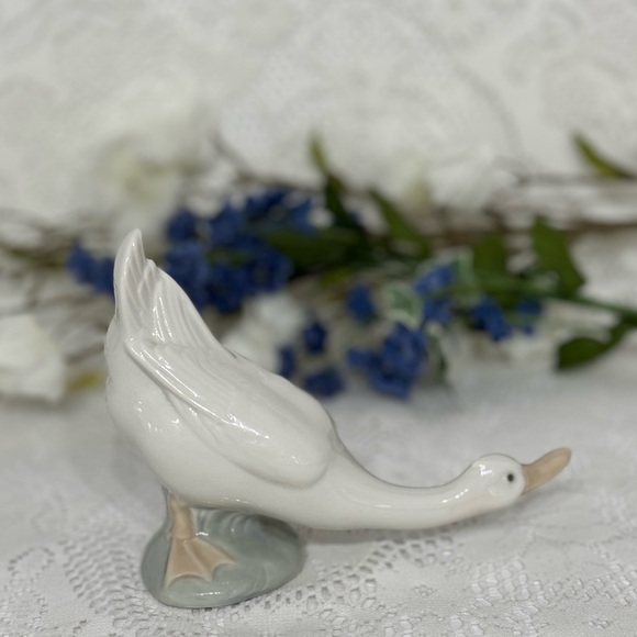 NAO by Lladro Goose Porcelain Figurine 1970's - Picture 3 of 4
